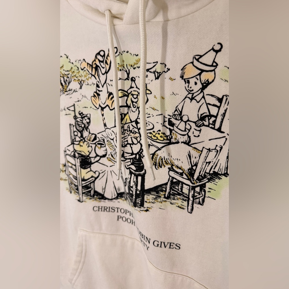 Disney Pooh Cream Graphic Hoodie size Medium - Picture 3 of 5